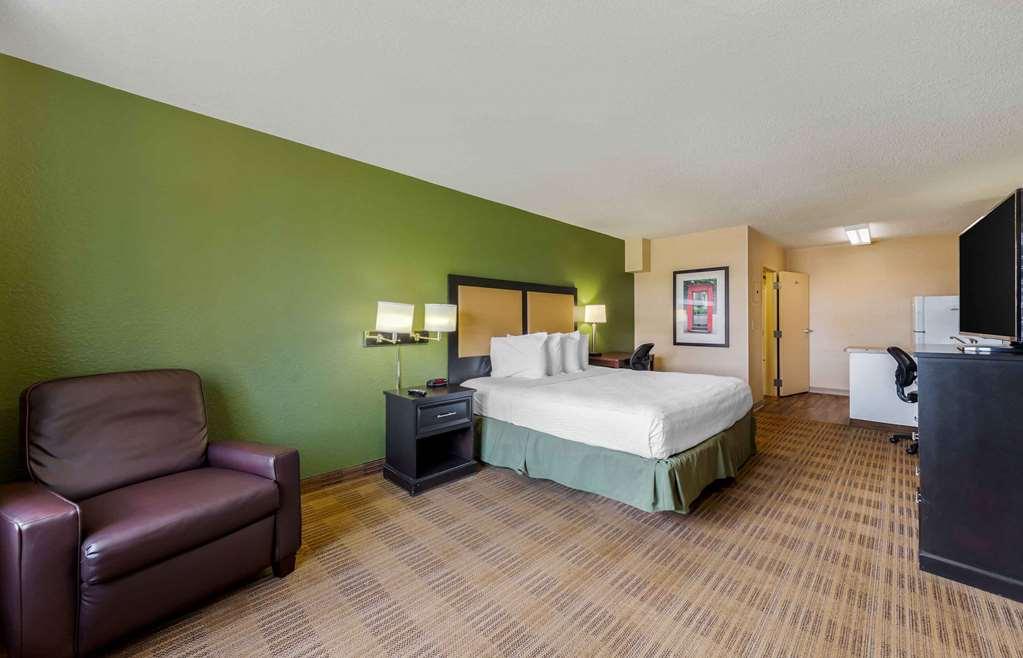 Extended Stay America Suites - Fort Lauderdale - Cypress Creek - Andrews Ave Room photo